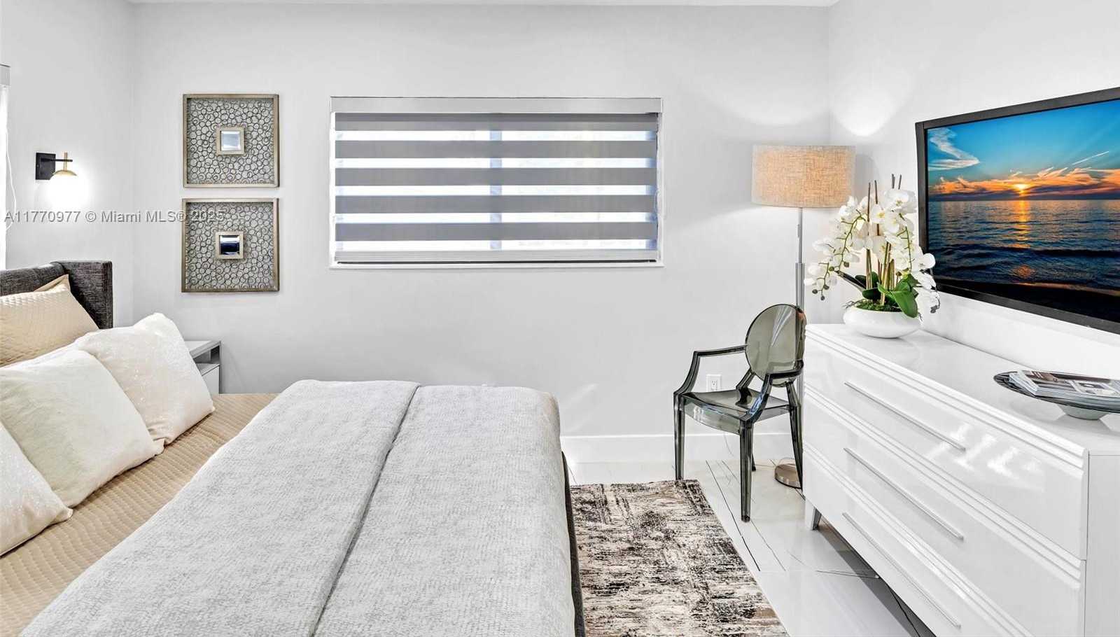 Small Image of 1937 SOUTH WEST 16TH AVE, Miami Number 30