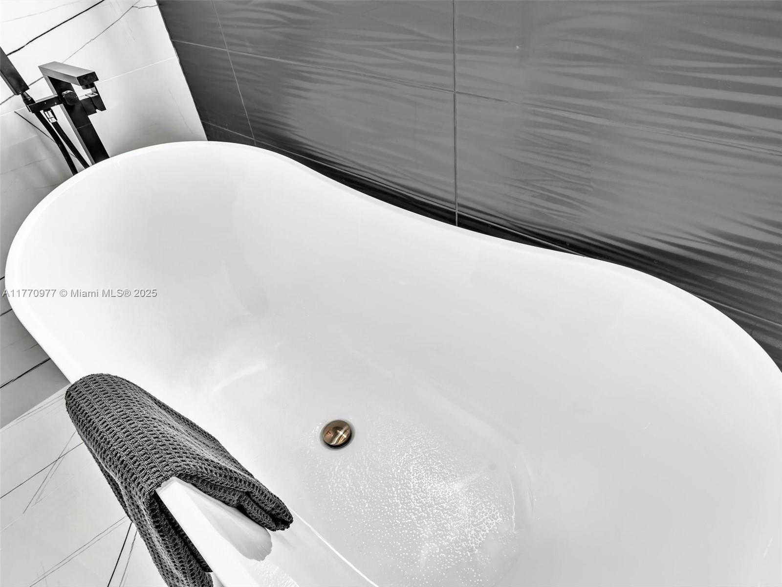 Small Image of 1937 SOUTH WEST 16TH AVE, Miami Number 37