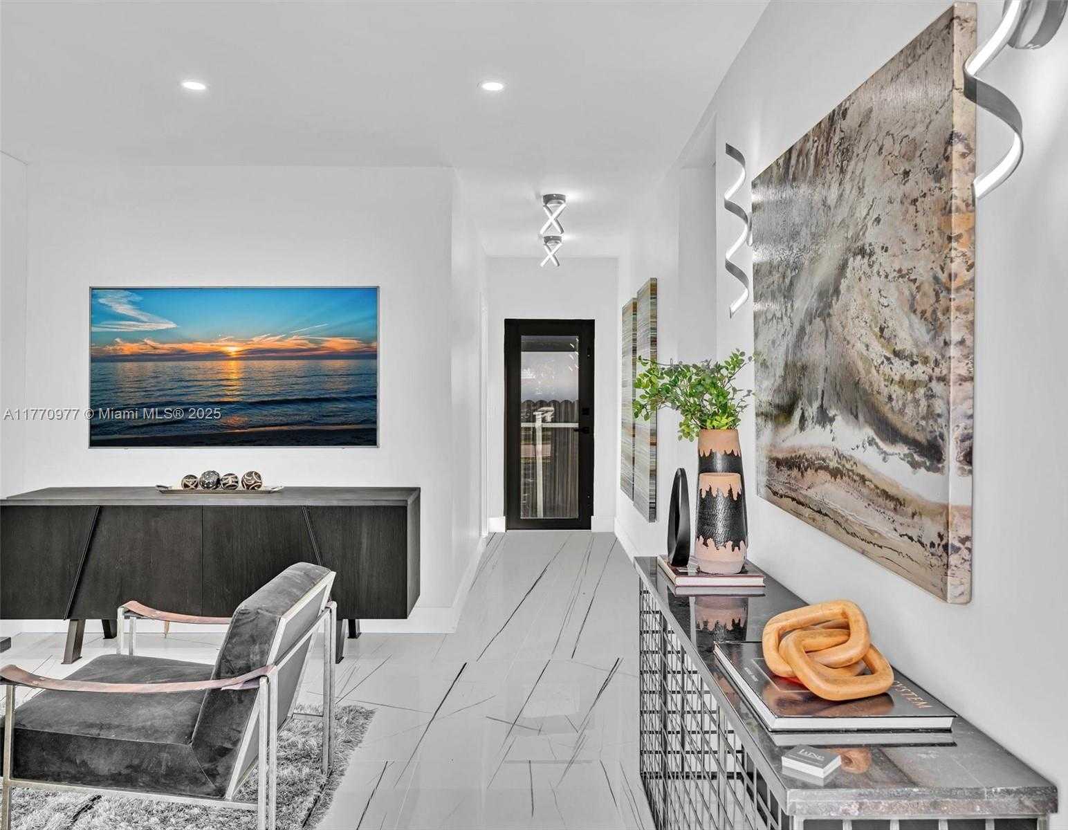 Small Image of 1937 SOUTH WEST 16TH AVE, Miami Number 4