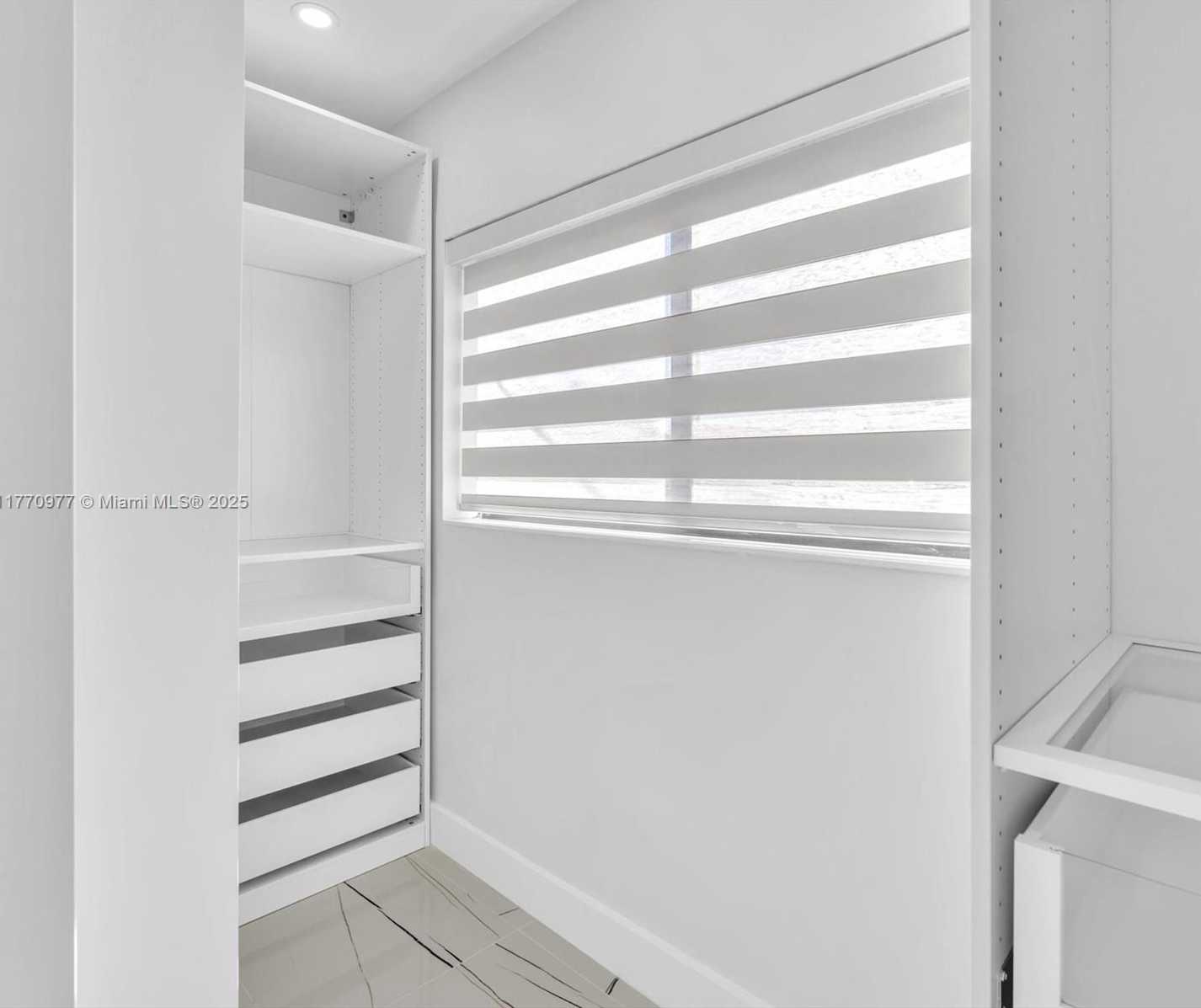 Small Image of 1937 SOUTH WEST 16TH AVE, Miami Number 40