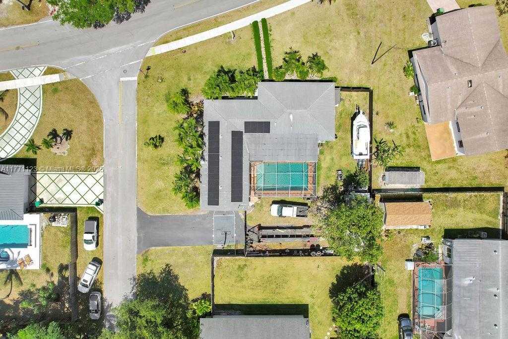 Small Image of 8480 CARIBBEAN BLVD, Cutler Bay Number 10