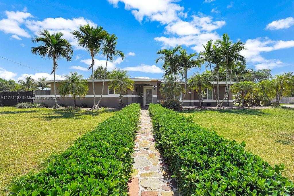Small Image of 8480 CARIBBEAN BLVD, Cutler Bay Number 14