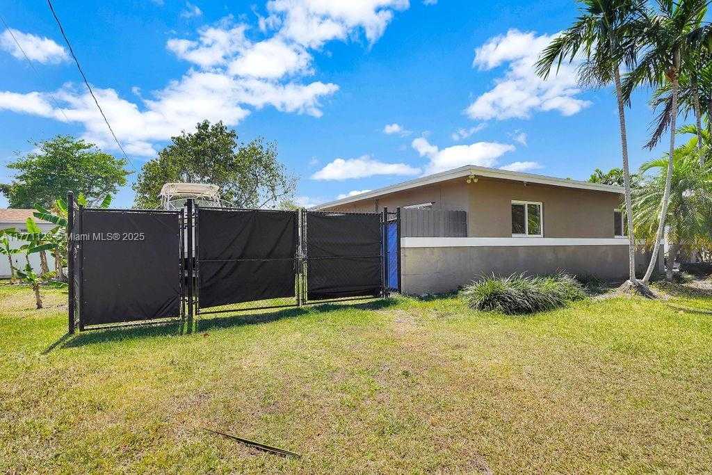 Small Image of 8480 CARIBBEAN BLVD, Cutler Bay Number 15