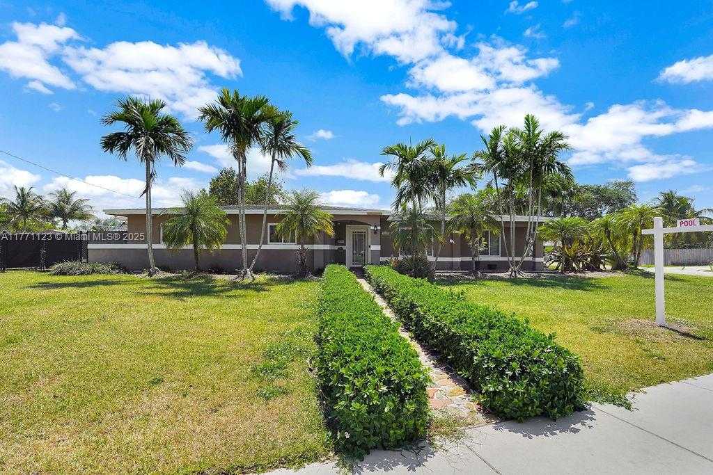 Small Image of 8480 CARIBBEAN BLVD, Cutler Bay Number 16