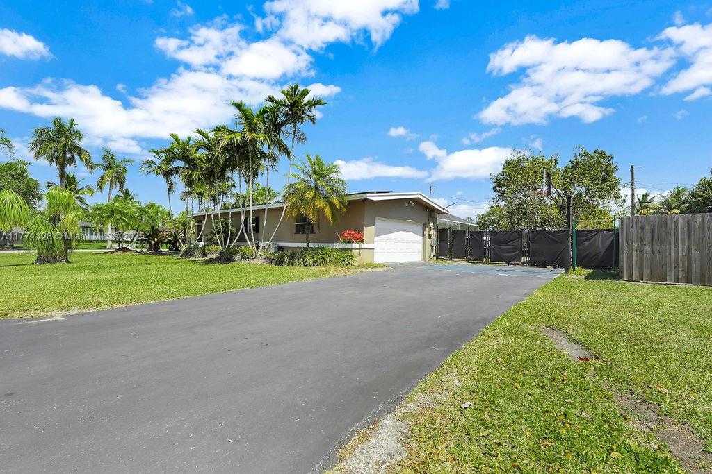 Small Image of 8480 CARIBBEAN BLVD, Cutler Bay Number 19