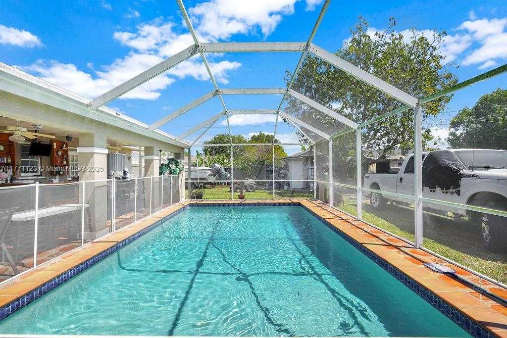Small Image of 8480 CARIBBEAN BLVD, Cutler Bay Number 25