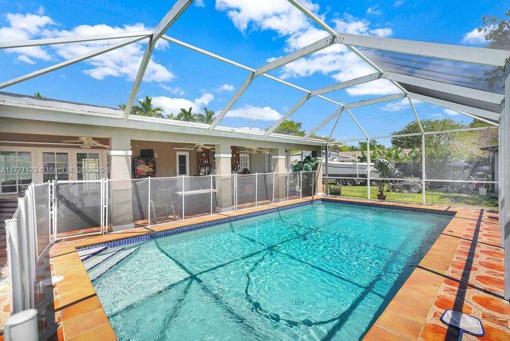 Small Image of 8480 CARIBBEAN BLVD, Cutler Bay Number 26