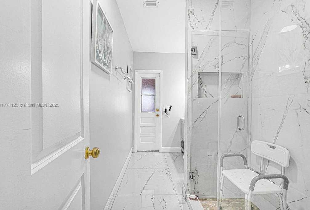 Small Image of 8480 CARIBBEAN BLVD, Cutler Bay Number 28