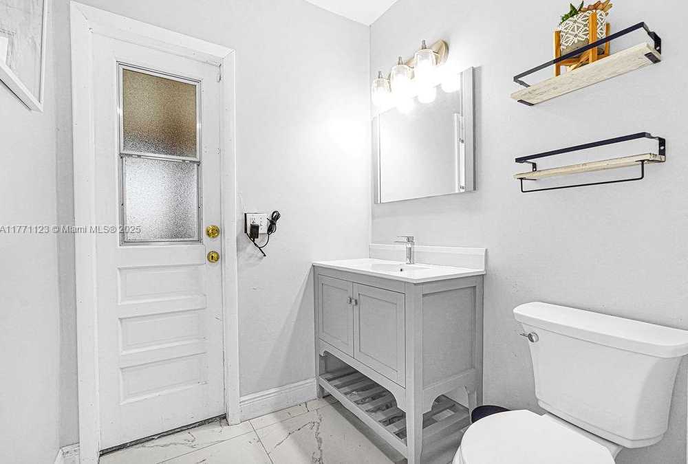 Small Image of 8480 CARIBBEAN BLVD, Cutler Bay Number 29