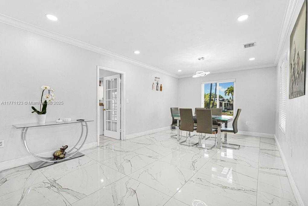 Small Image of 8480 CARIBBEAN BLVD, Cutler Bay Number 40