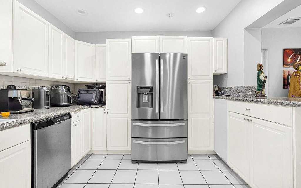 Small Image of 8480 CARIBBEAN BLVD, Cutler Bay Number 46