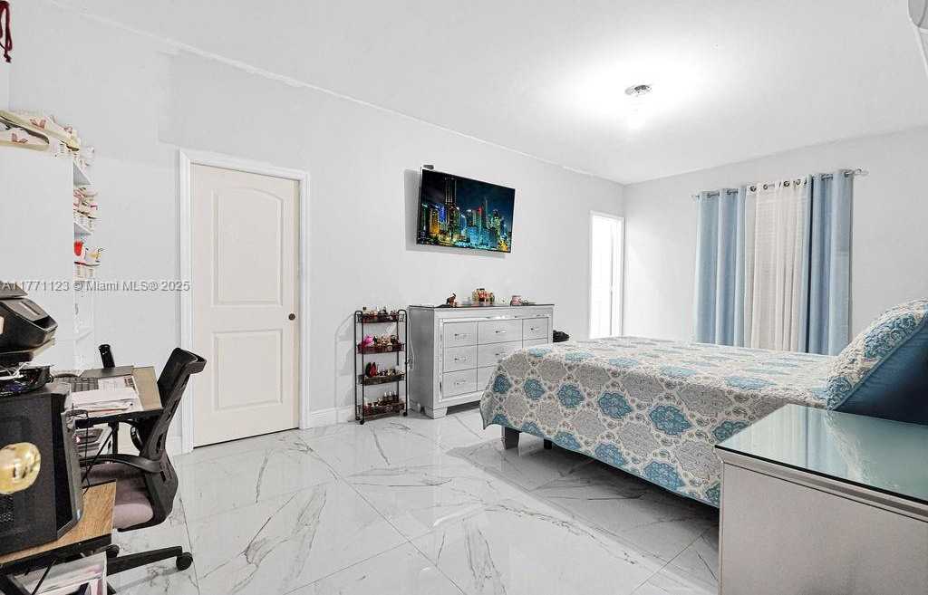 Small Image of 8480 CARIBBEAN BLVD, Cutler Bay Number 49