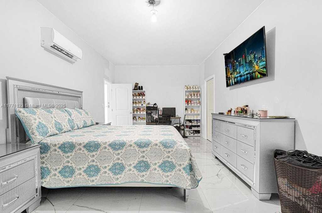 Small Image of 8480 CARIBBEAN BLVD, Cutler Bay Number 53