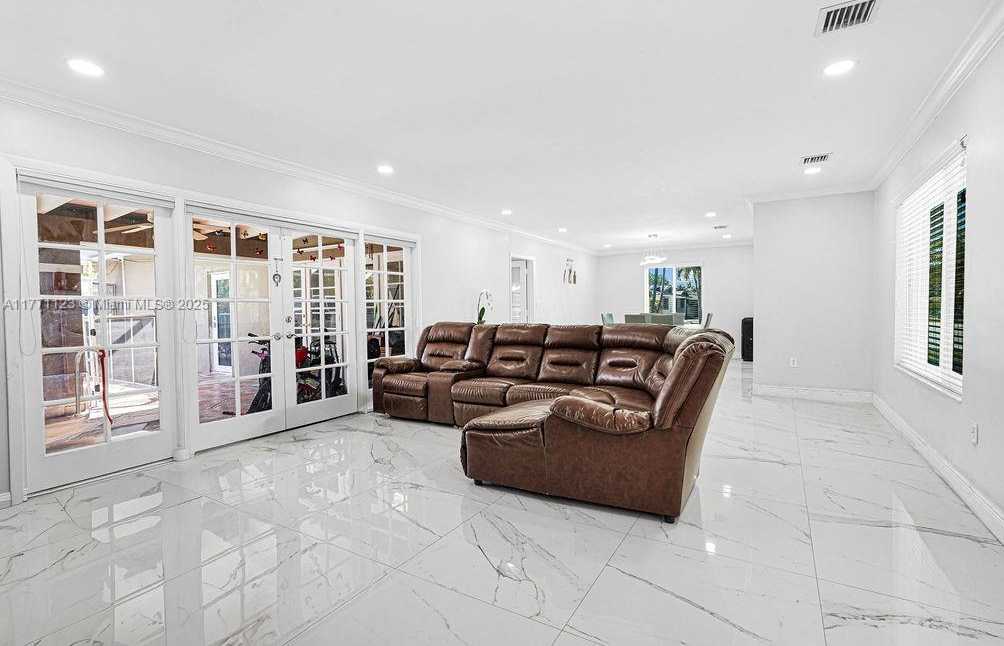 Small Image of 8480 CARIBBEAN BLVD, Cutler Bay Number 54