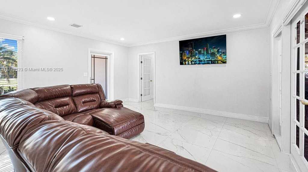 Small Image of 8480 CARIBBEAN BLVD, Cutler Bay Number 56