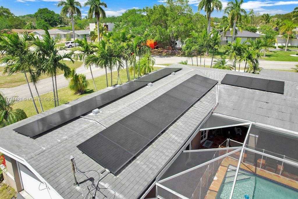 Small Image of 8480 CARIBBEAN BLVD, Cutler Bay Number 9