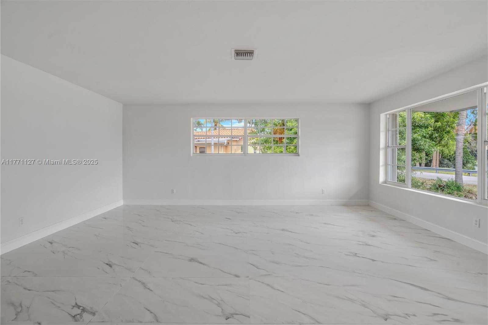 Small Image of 18400 NORTH EAST 8TH AVE, North Miami Beach Number 12
