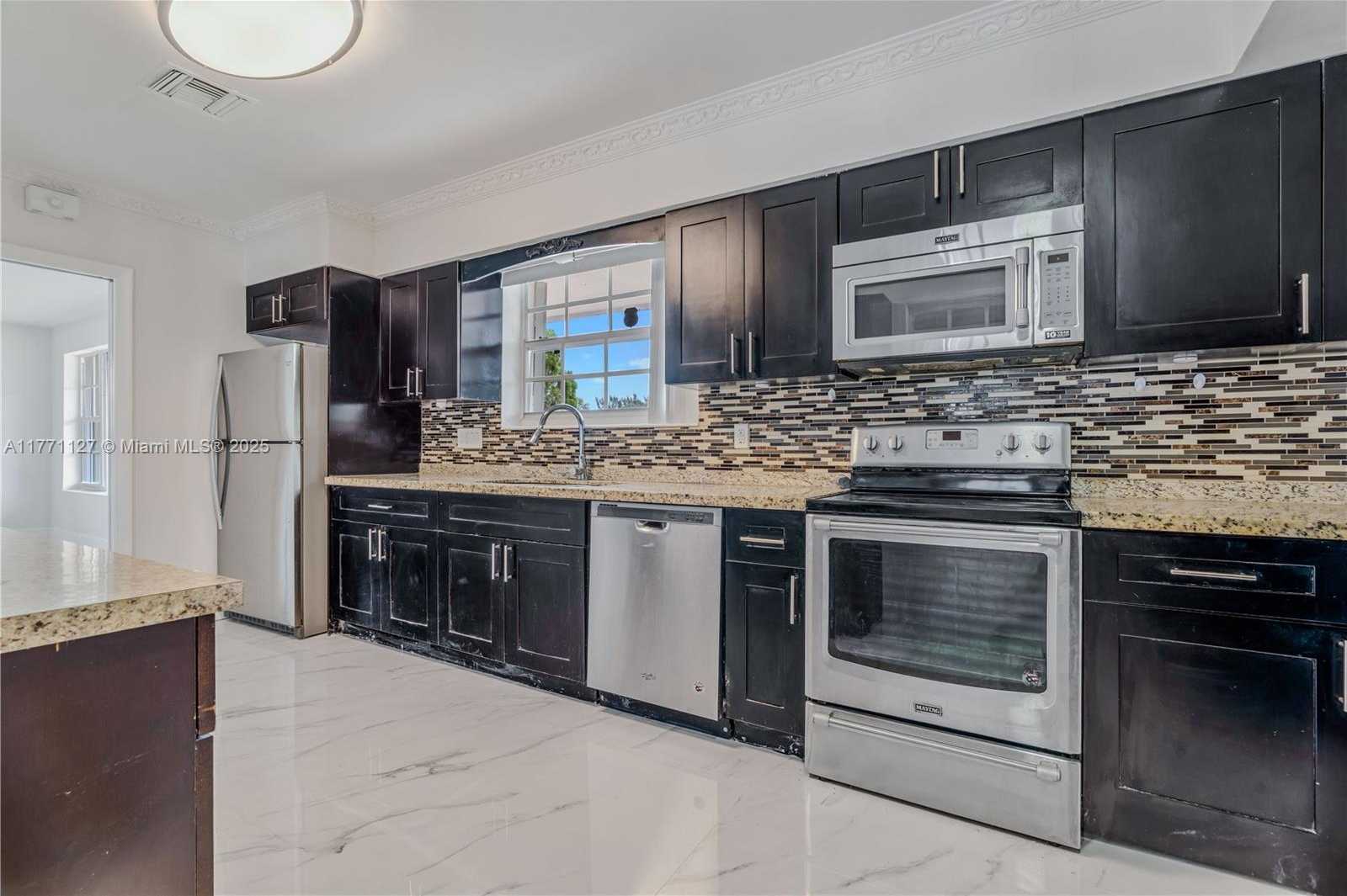 Small Image of 18400 NORTH EAST 8TH AVE, North Miami Beach Number 15