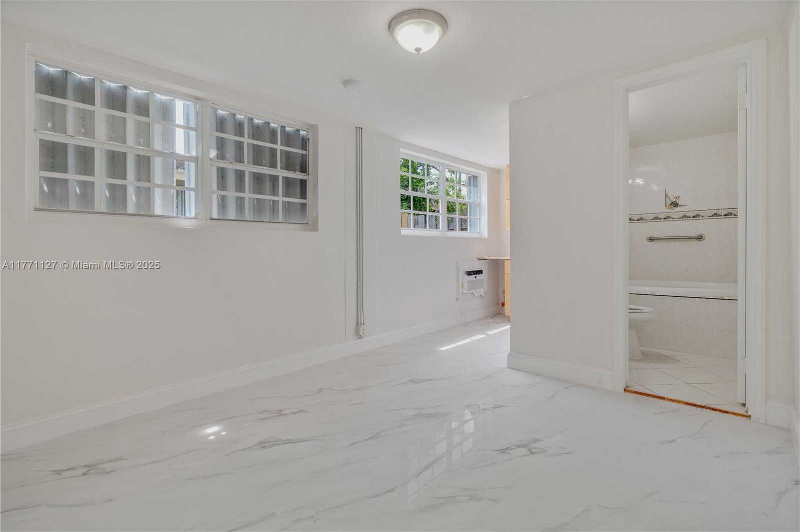 Small Image of 18400 NORTH EAST 8TH AVE, North Miami Beach Number 17