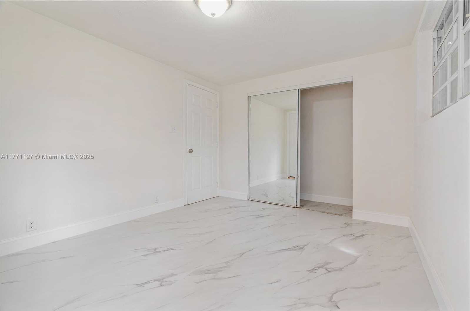 Small Image of 18400 NORTH EAST 8TH AVE, North Miami Beach Number 19