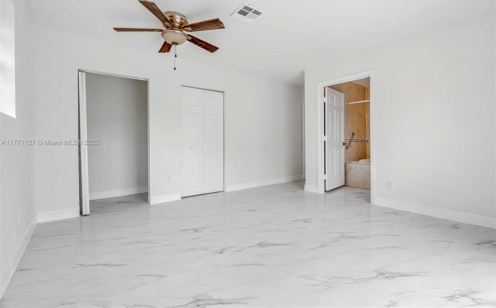 Small Image of 18400 NORTH EAST 8TH AVE, North Miami Beach Number 23