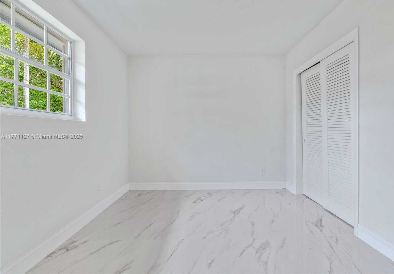 Small Image of 18400 NORTH EAST 8TH AVE, North Miami Beach Number 27