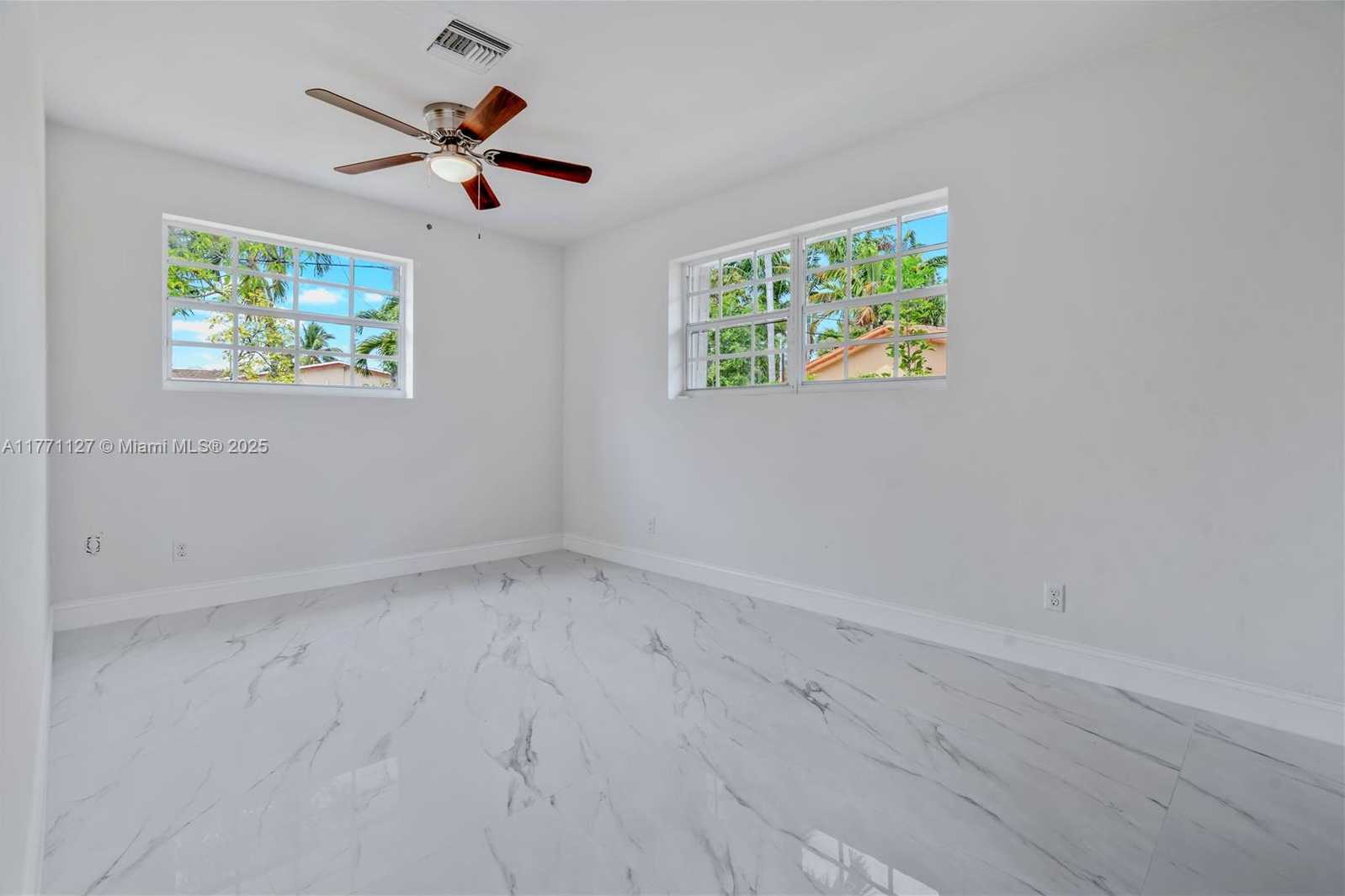 Small Image of 18400 NORTH EAST 8TH AVE, North Miami Beach Number 28
