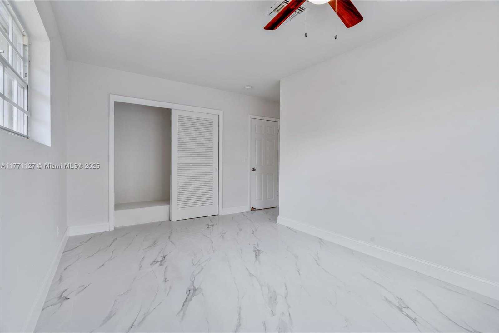 Small Image of 18400 NORTH EAST 8TH AVE, North Miami Beach Number 29