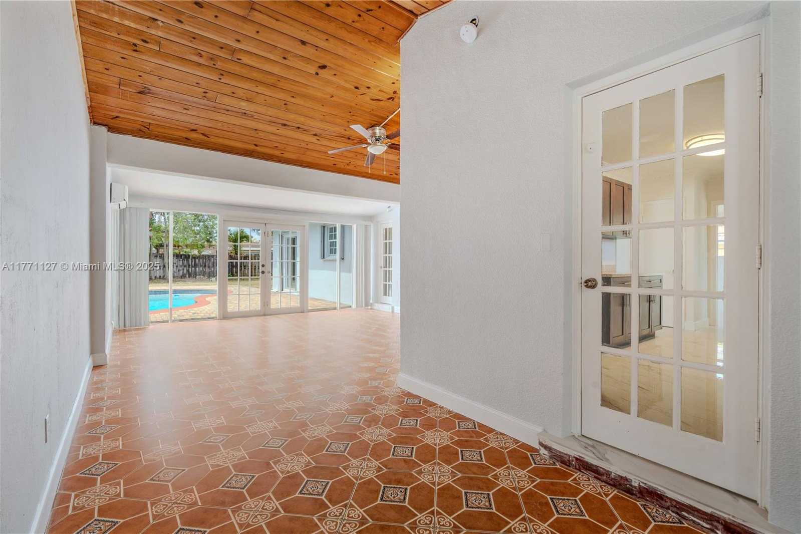 Small Image of 18400 NORTH EAST 8TH AVE, North Miami Beach Number 31