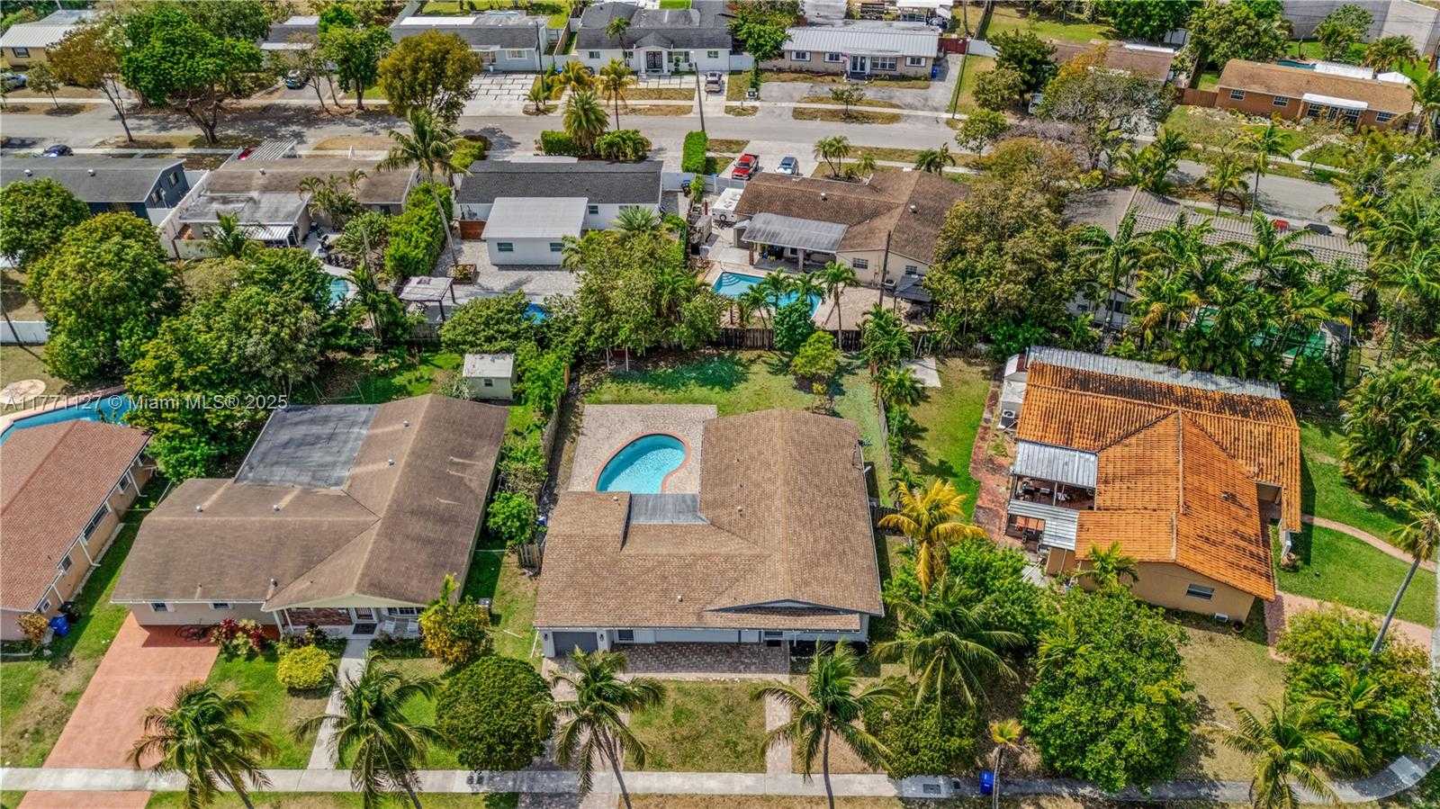 Small Image of 18400 NORTH EAST 8TH AVE, North Miami Beach Number 45