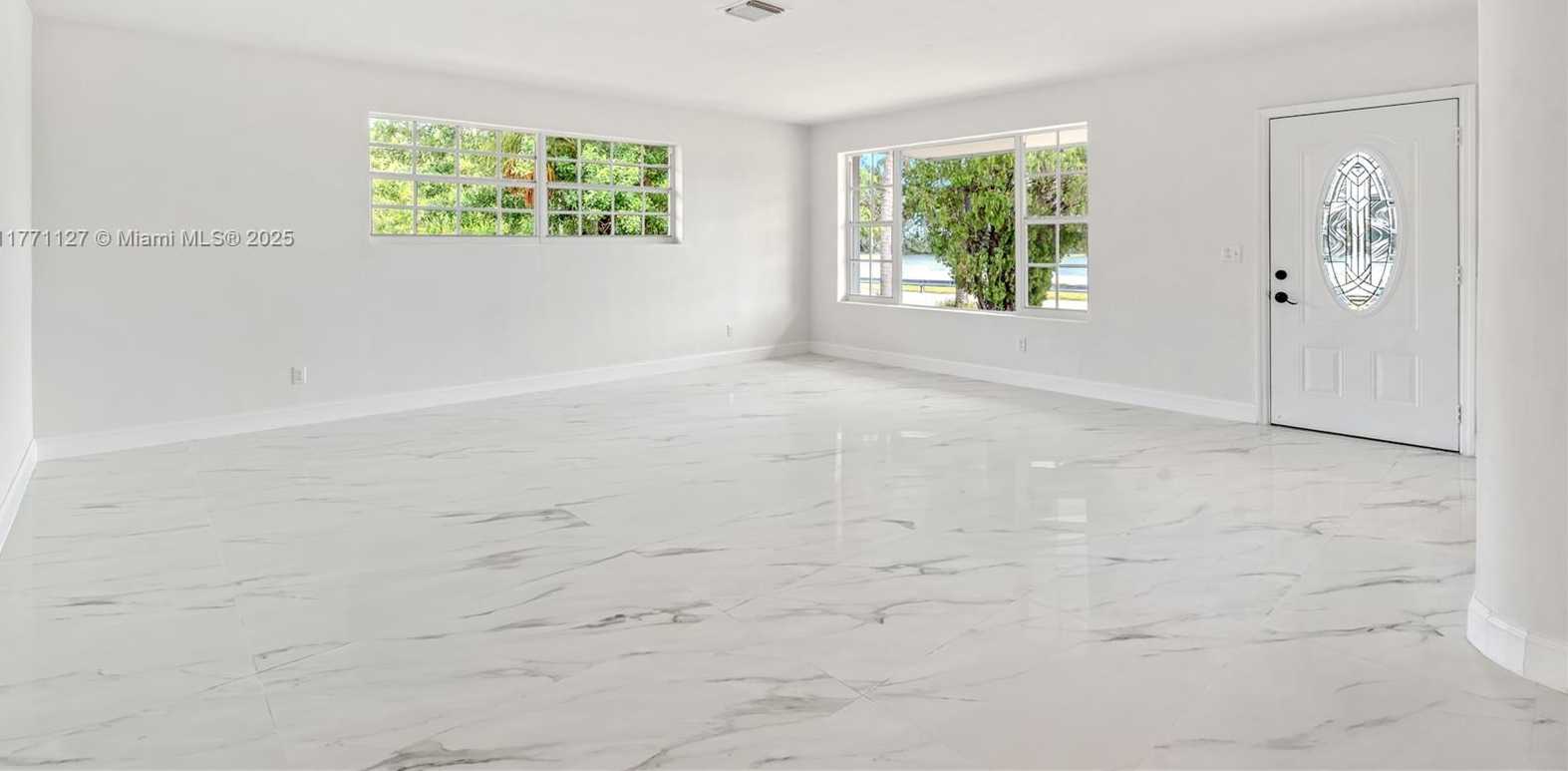 Small Image of 18400 NORTH EAST 8TH AVE, North Miami Beach Number 5