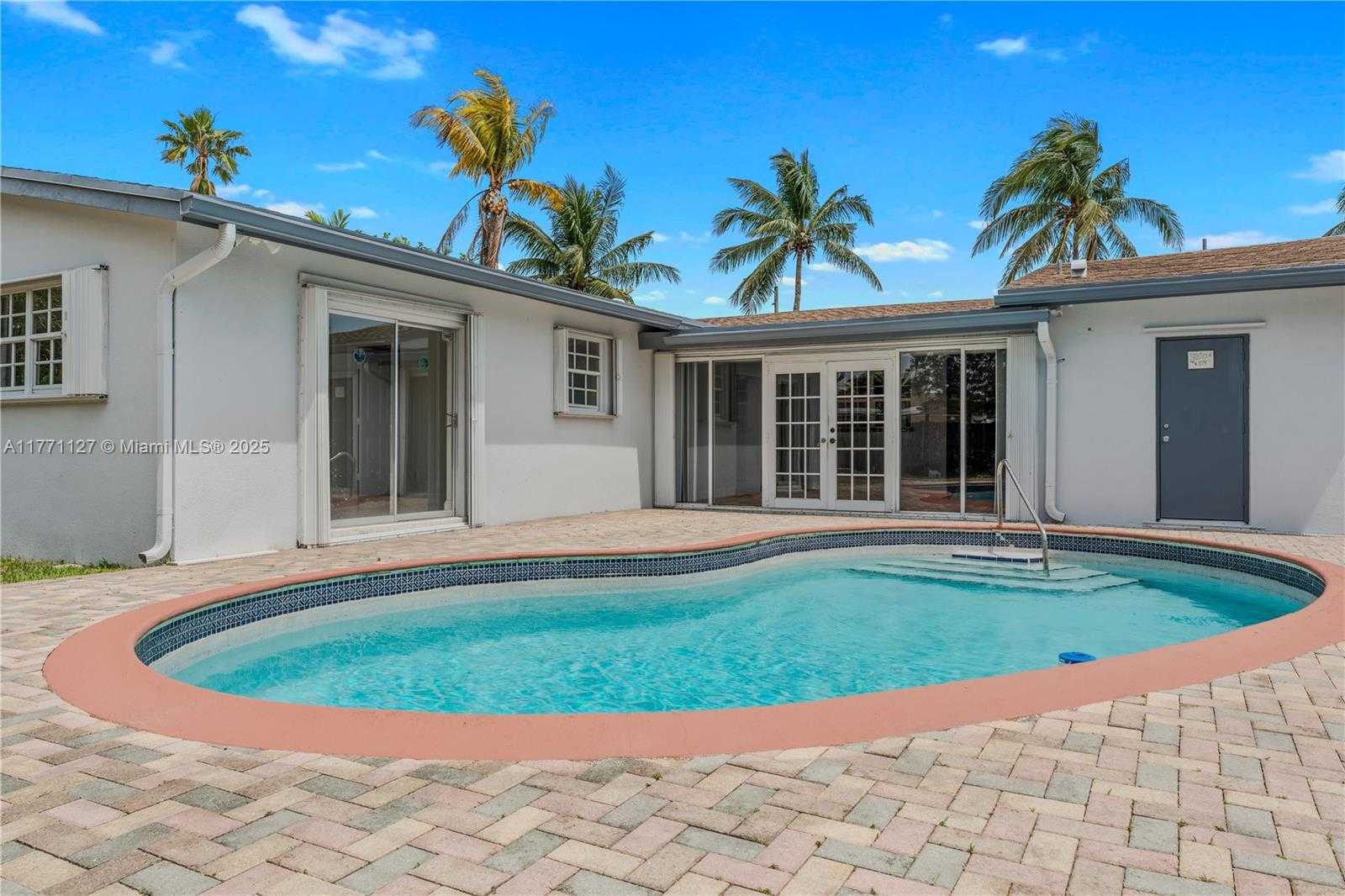 Small Image of 18400 NORTH EAST 8TH AVE, North Miami Beach Number 53