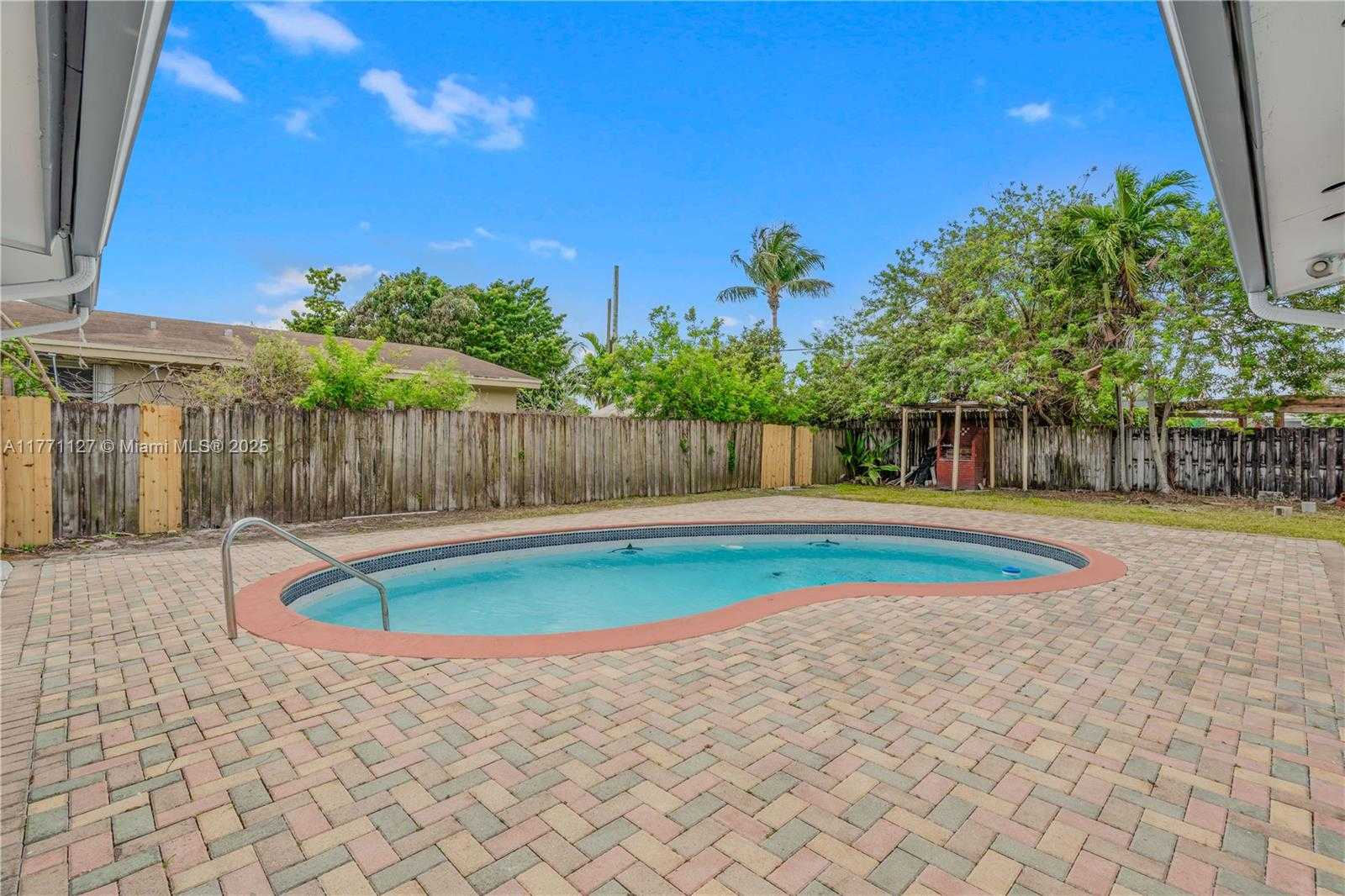 Small Image of 18400 NORTH EAST 8TH AVE, North Miami Beach Number 54