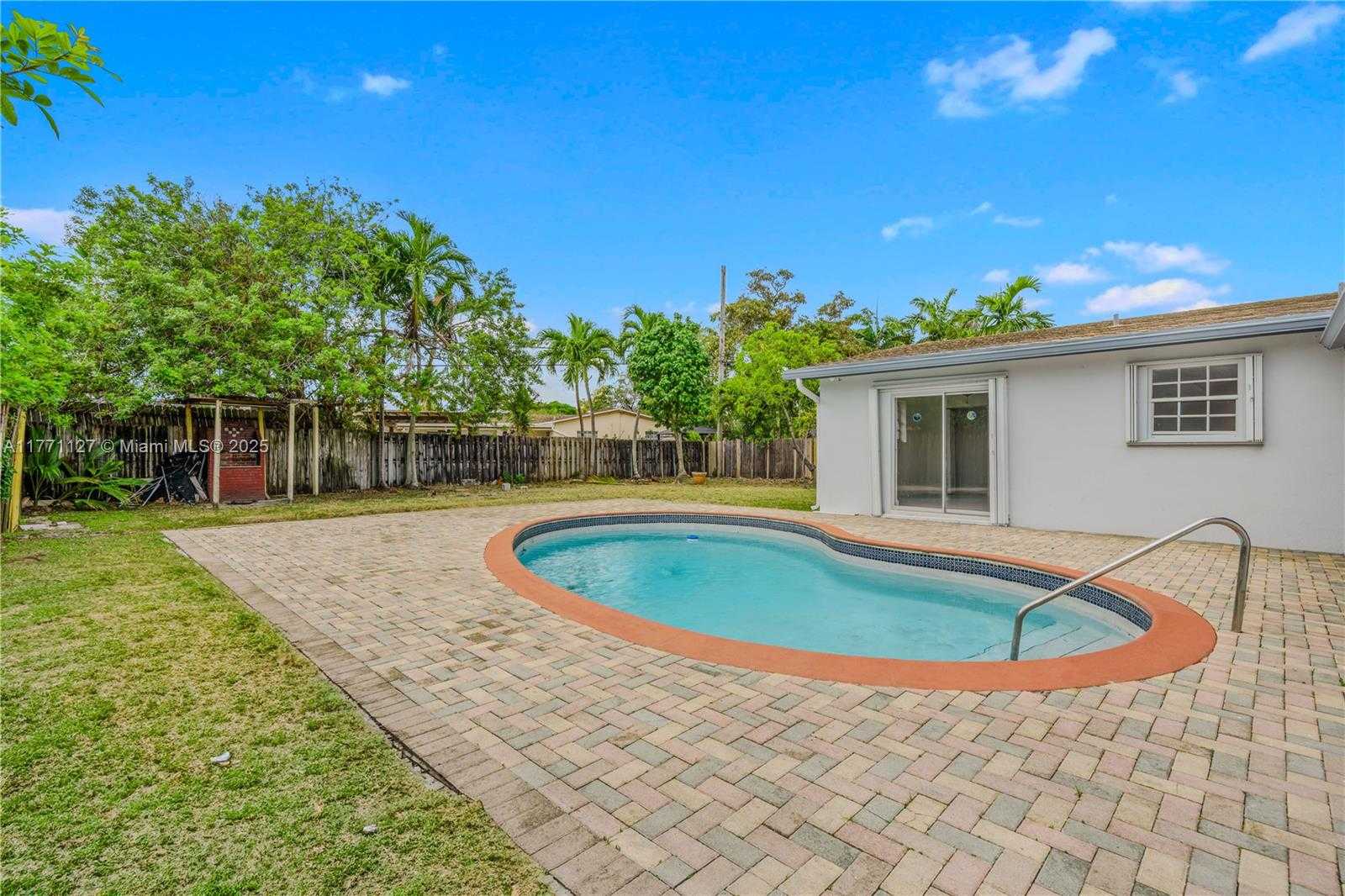 Small Image of 18400 NORTH EAST 8TH AVE, North Miami Beach Number 55