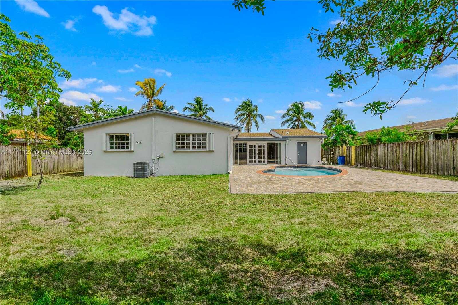 Small Image of 18400 NORTH EAST 8TH AVE, North Miami Beach Number 57