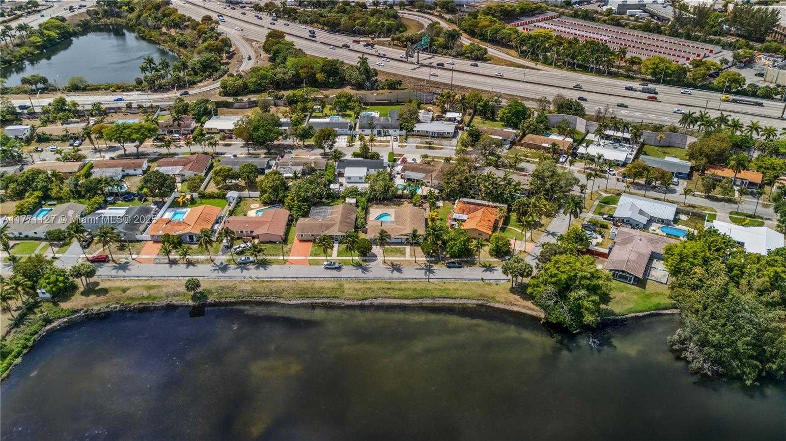 Small Image of 18400 NORTH EAST 8TH AVE, North Miami Beach Number 61