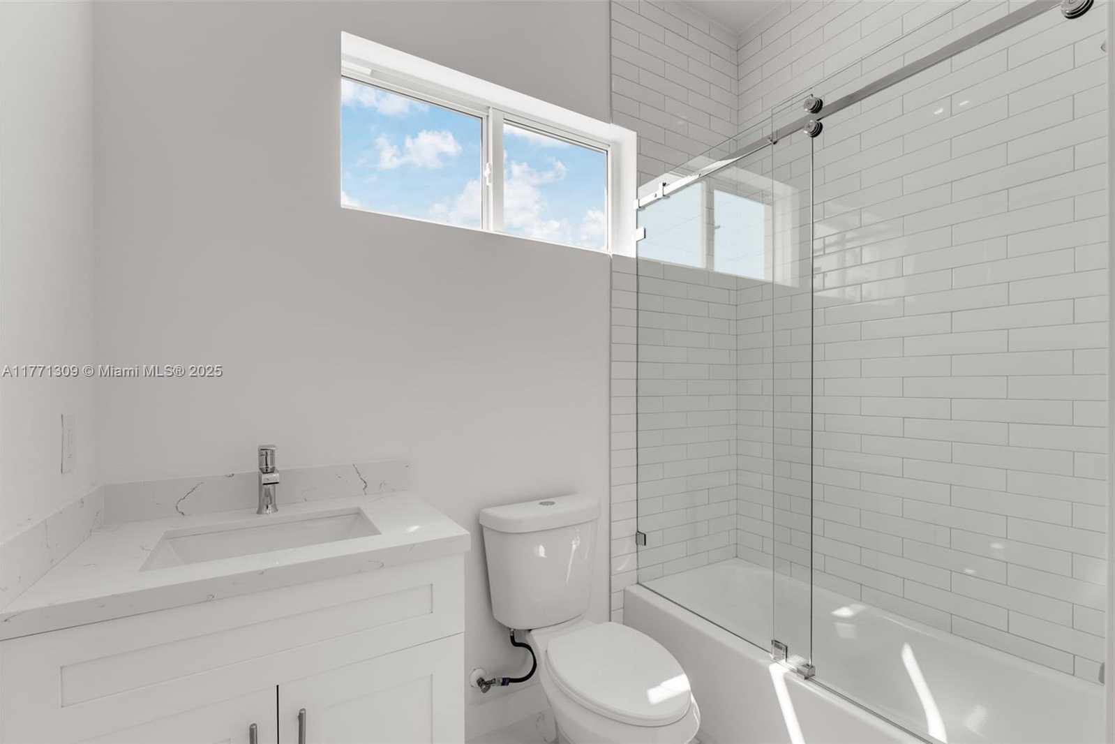 Small Image of 272 LOWER MATECUMBE RD, Key Largo Number 14