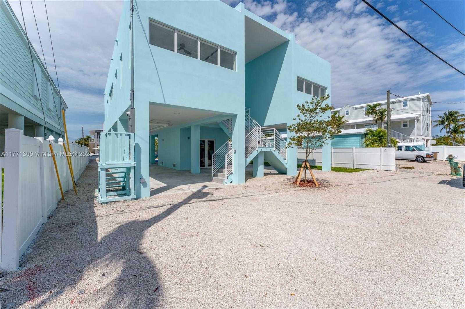 Small Image of 272 LOWER MATECUMBE RD, Key Largo Number 16