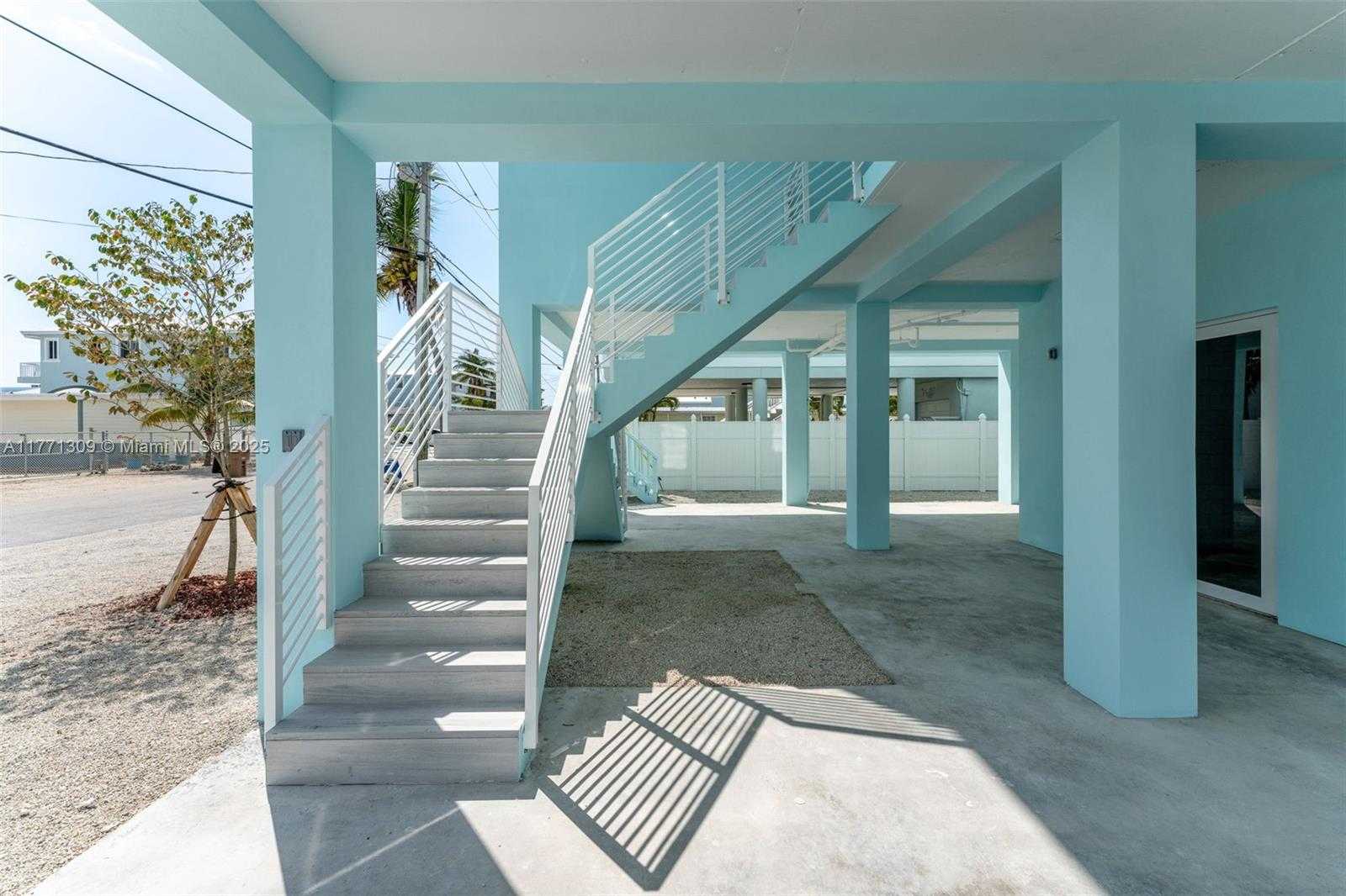 Small Image of 272 LOWER MATECUMBE RD, Key Largo Number 18