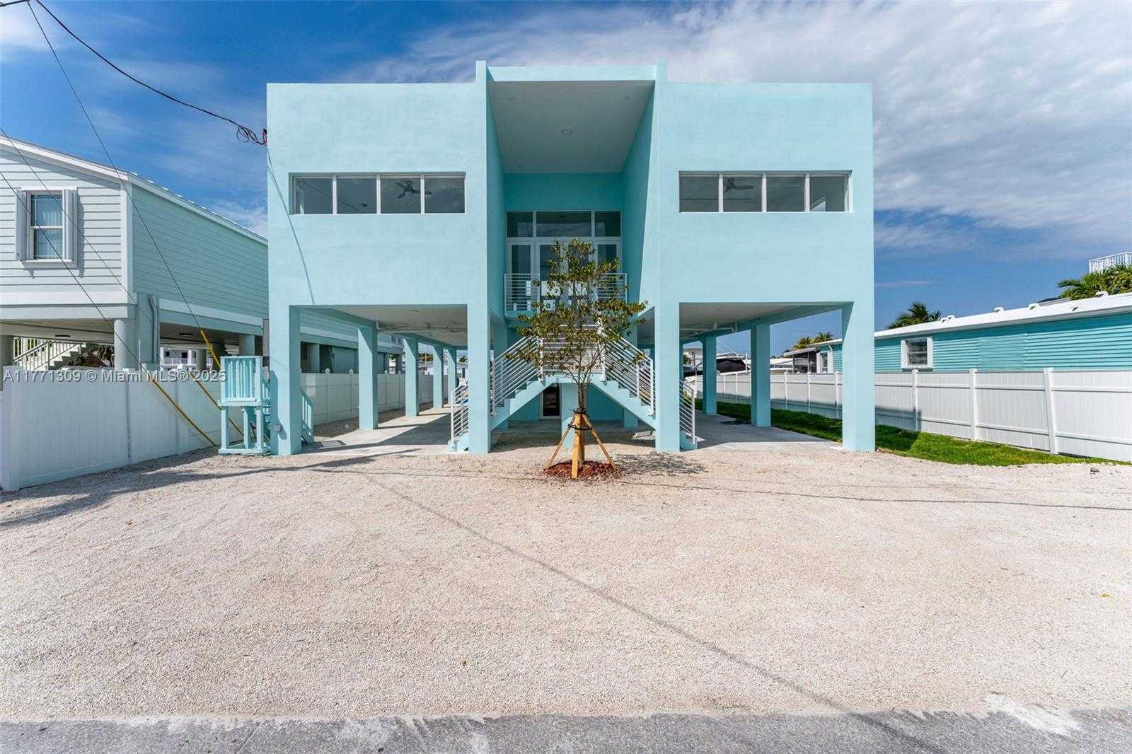 Small Image of 272 LOWER MATECUMBE RD, Key Largo Number 26