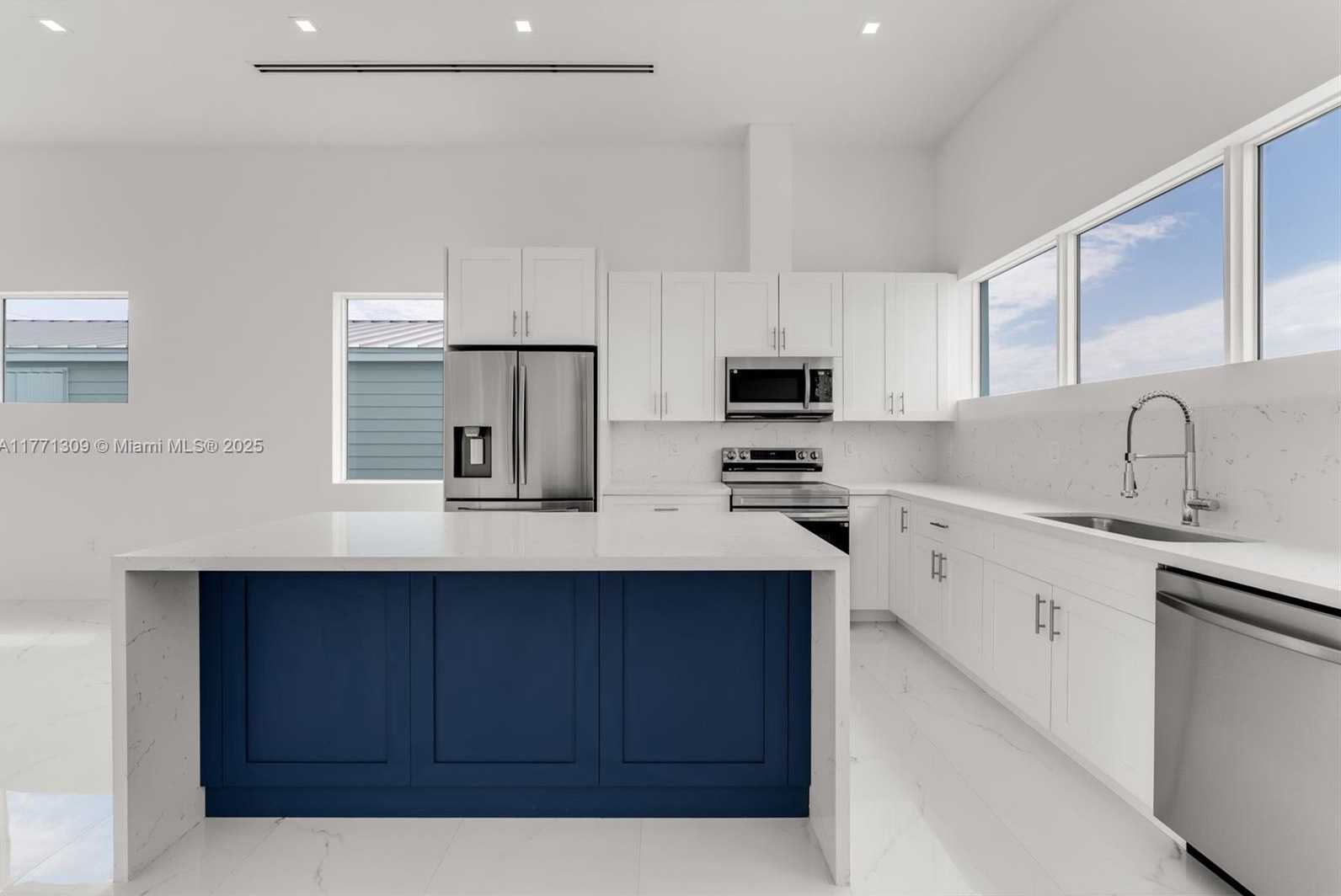 Small Image of 272 LOWER MATECUMBE RD, Key Largo Number 29