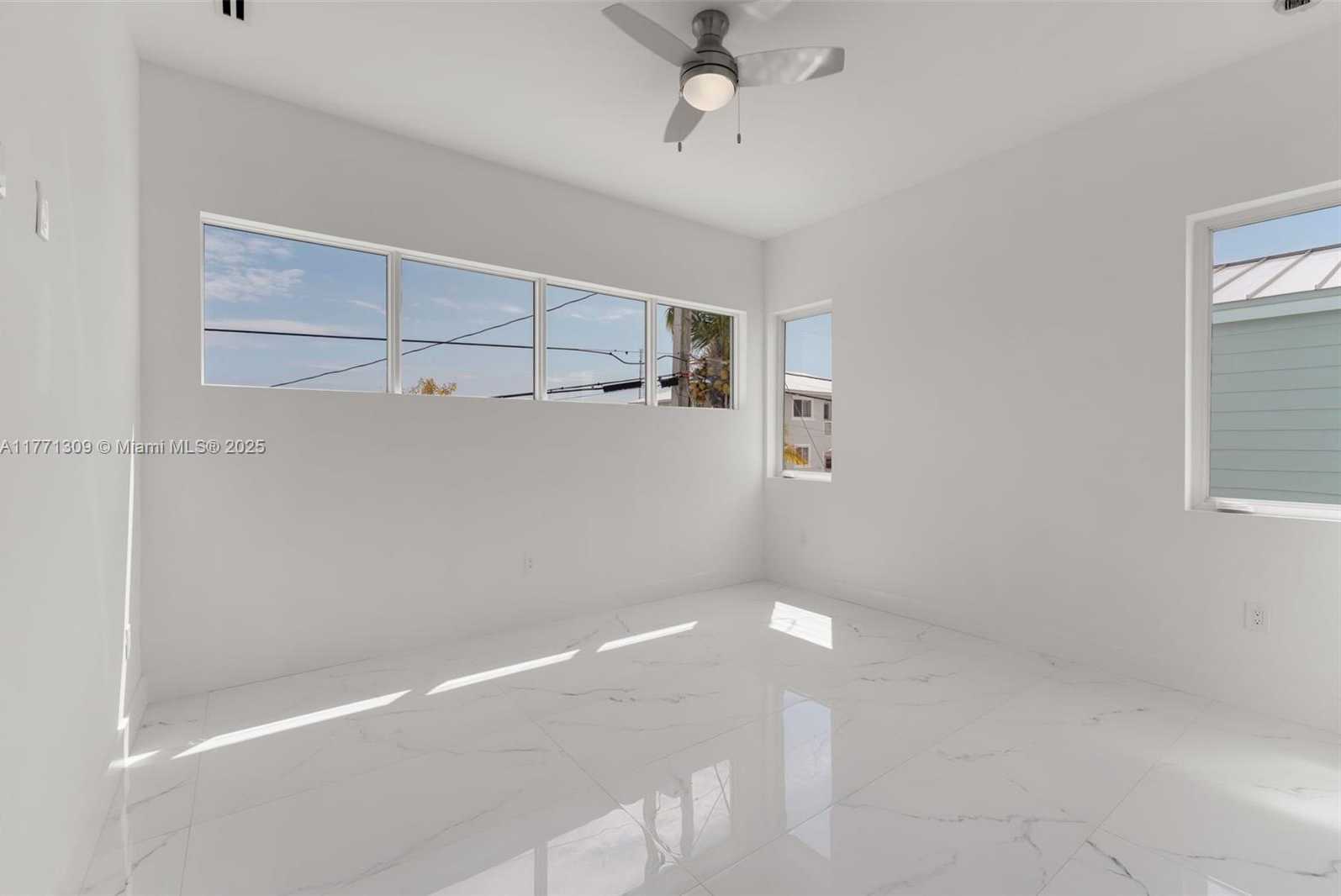 Small Image of 272 LOWER MATECUMBE RD, Key Largo Number 33