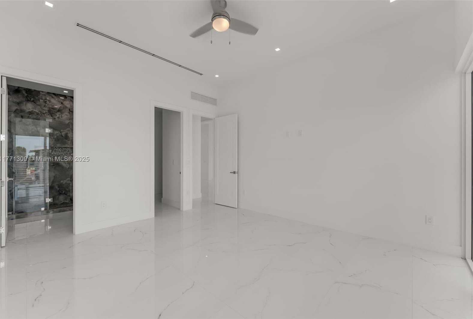 Small Image of 272 LOWER MATECUMBE RD, Key Largo Number 37