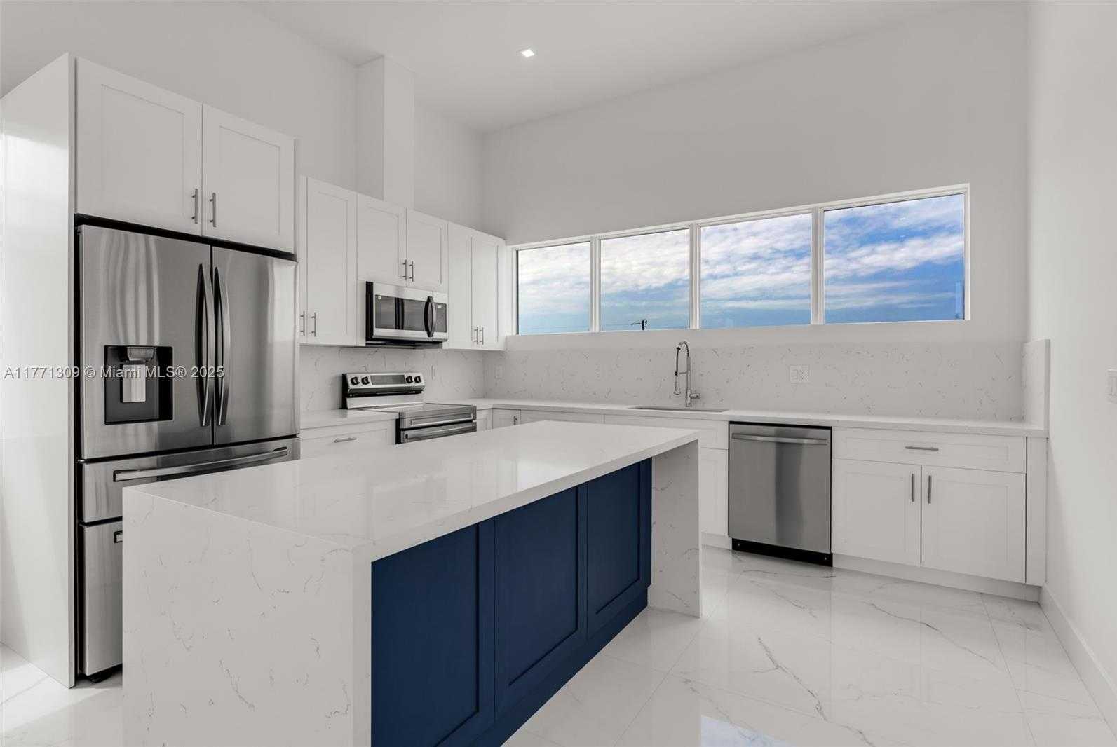Small Image of 272 LOWER MATECUMBE RD, Key Largo Number 4