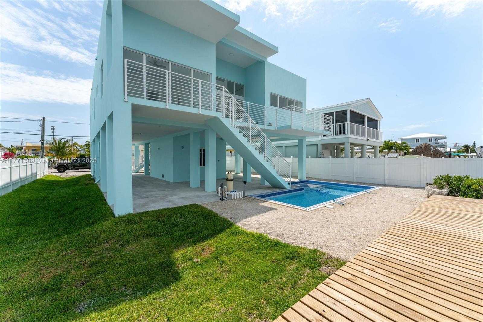 Small Image of 272 LOWER MATECUMBE RD, Key Largo Number 46