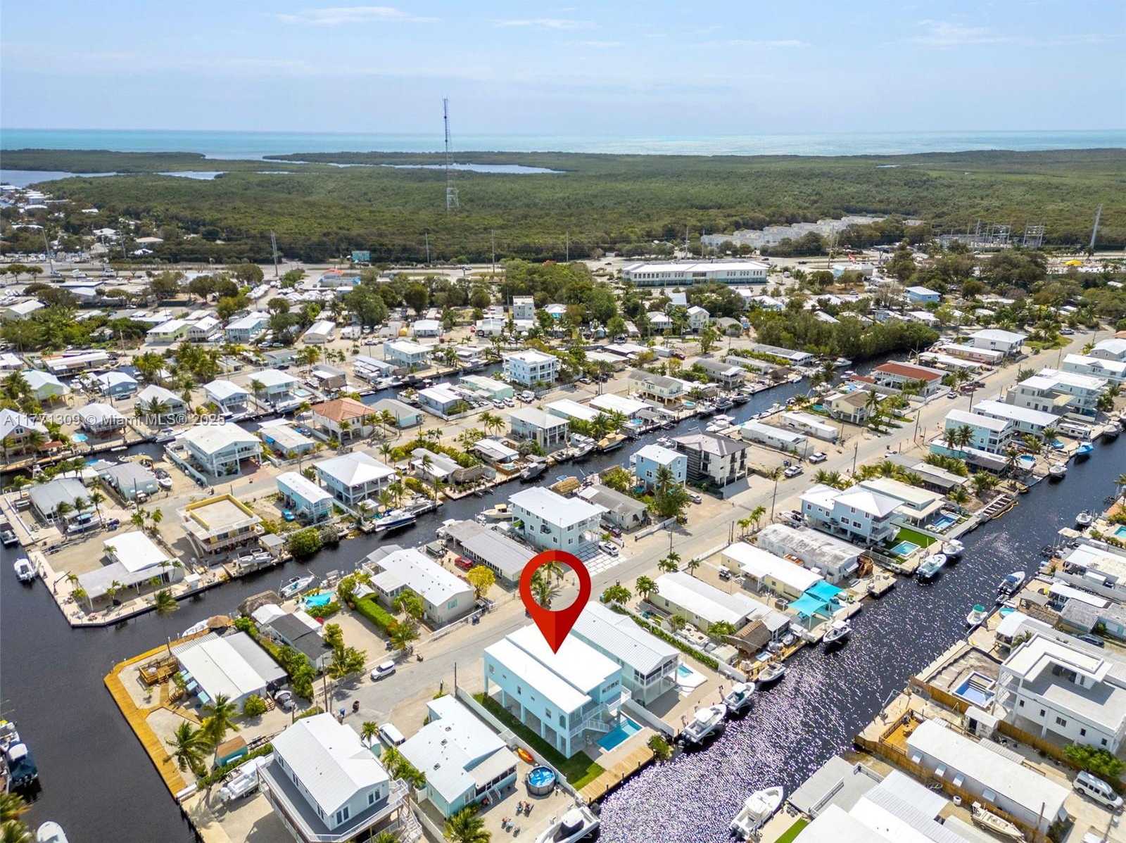 Small Image of 272 LOWER MATECUMBE RD, Key Largo Number 53