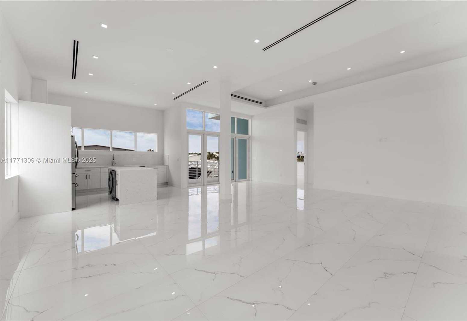 Small Image of 272 LOWER MATECUMBE RD, Key Largo Number 6