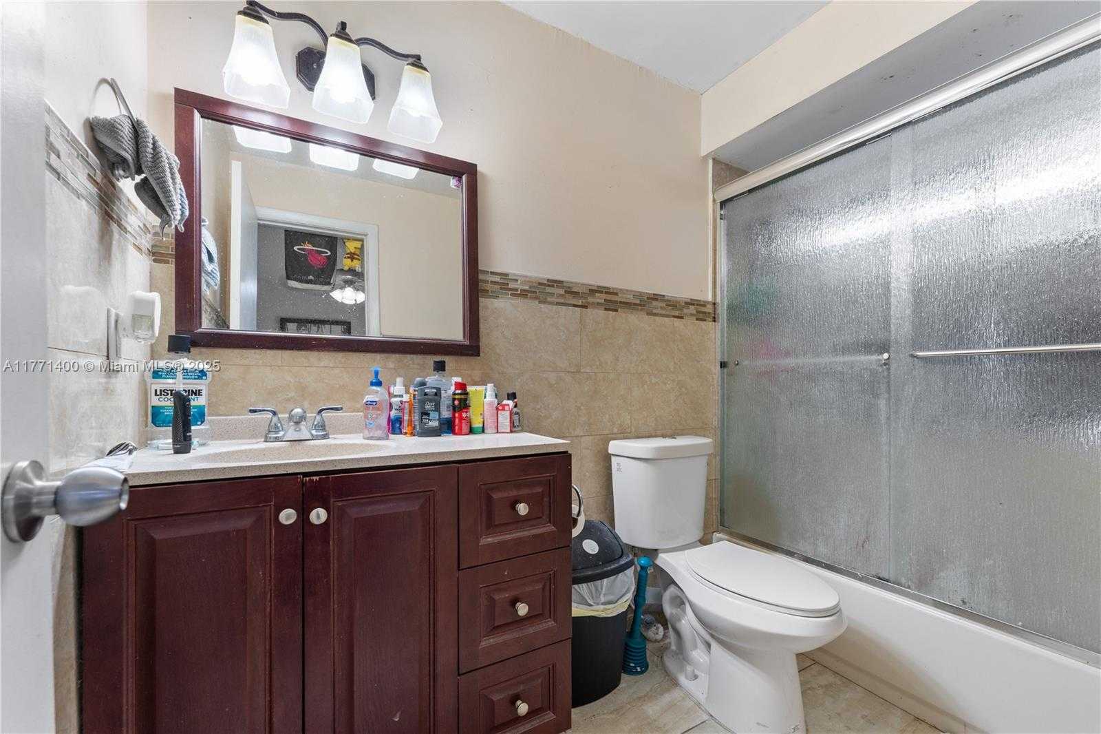 Small Image of 3865 WEST 10TH DR, Hialeah Number 14