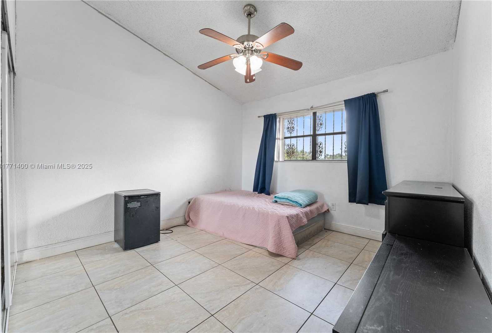 Small Image of 3865 WEST 10TH DR, Hialeah Number 18