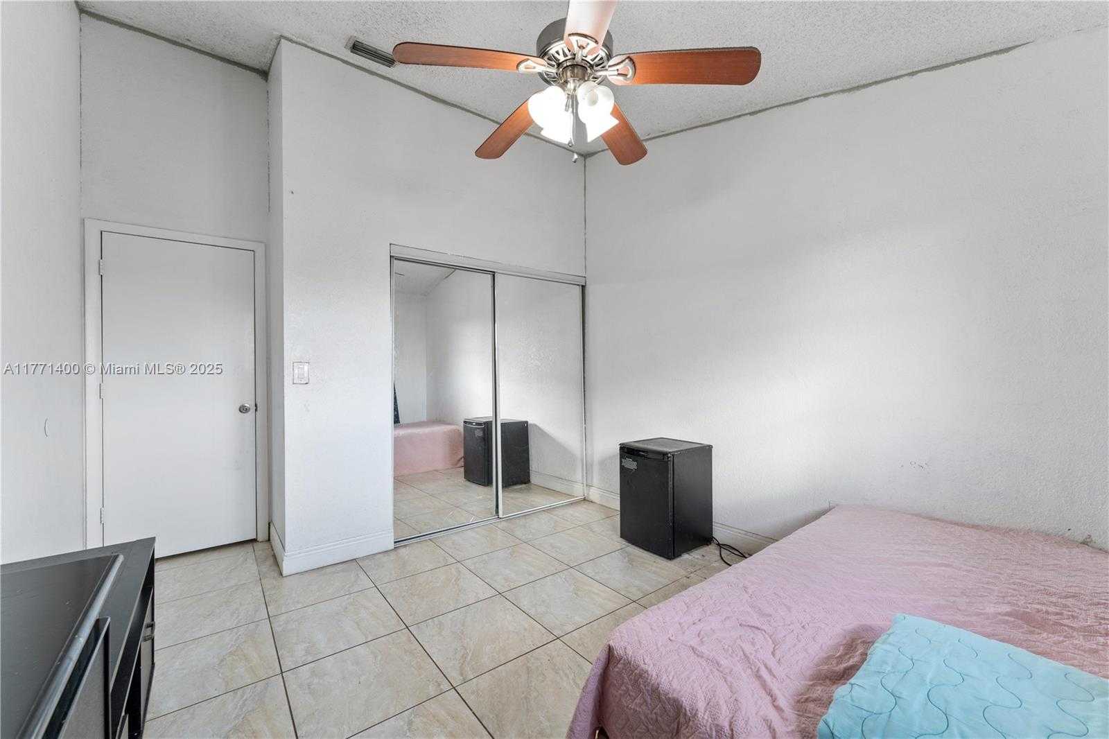 Small Image of 3865 WEST 10TH DR, Hialeah Number 19